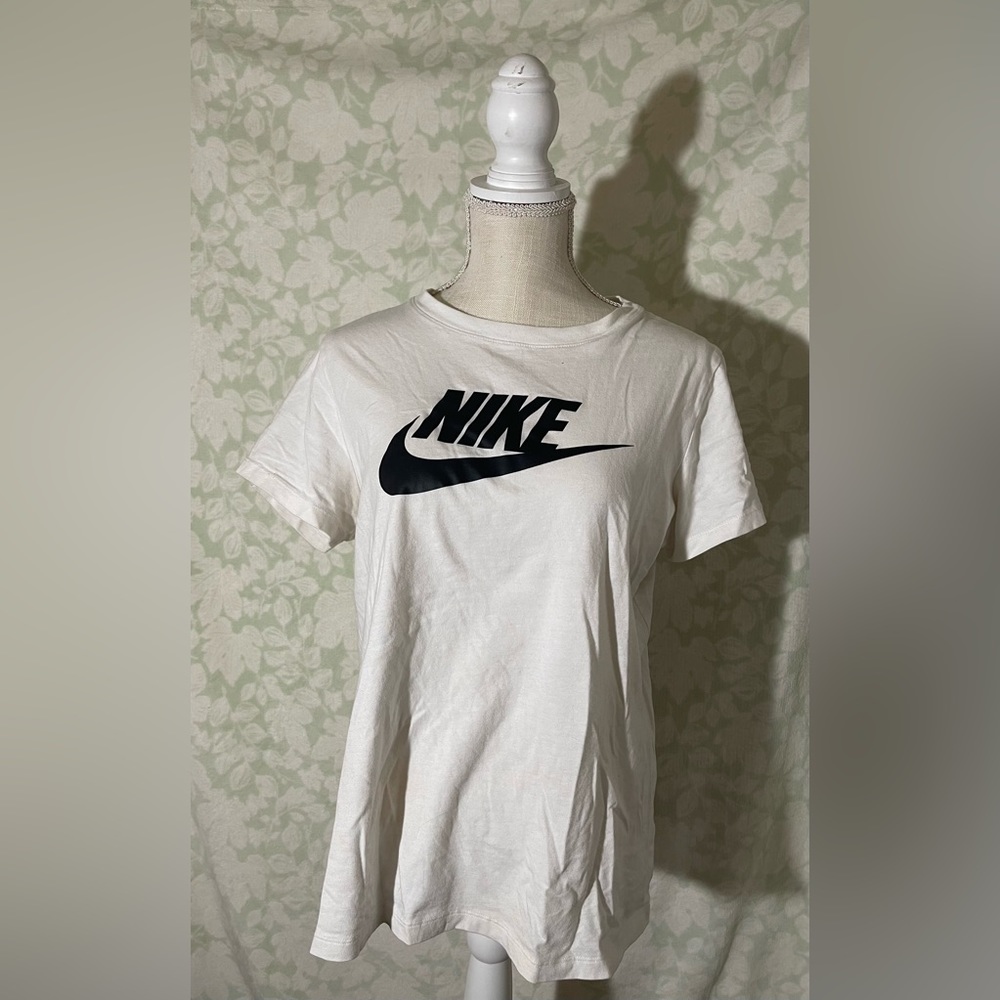 Nike Plain White Tee L